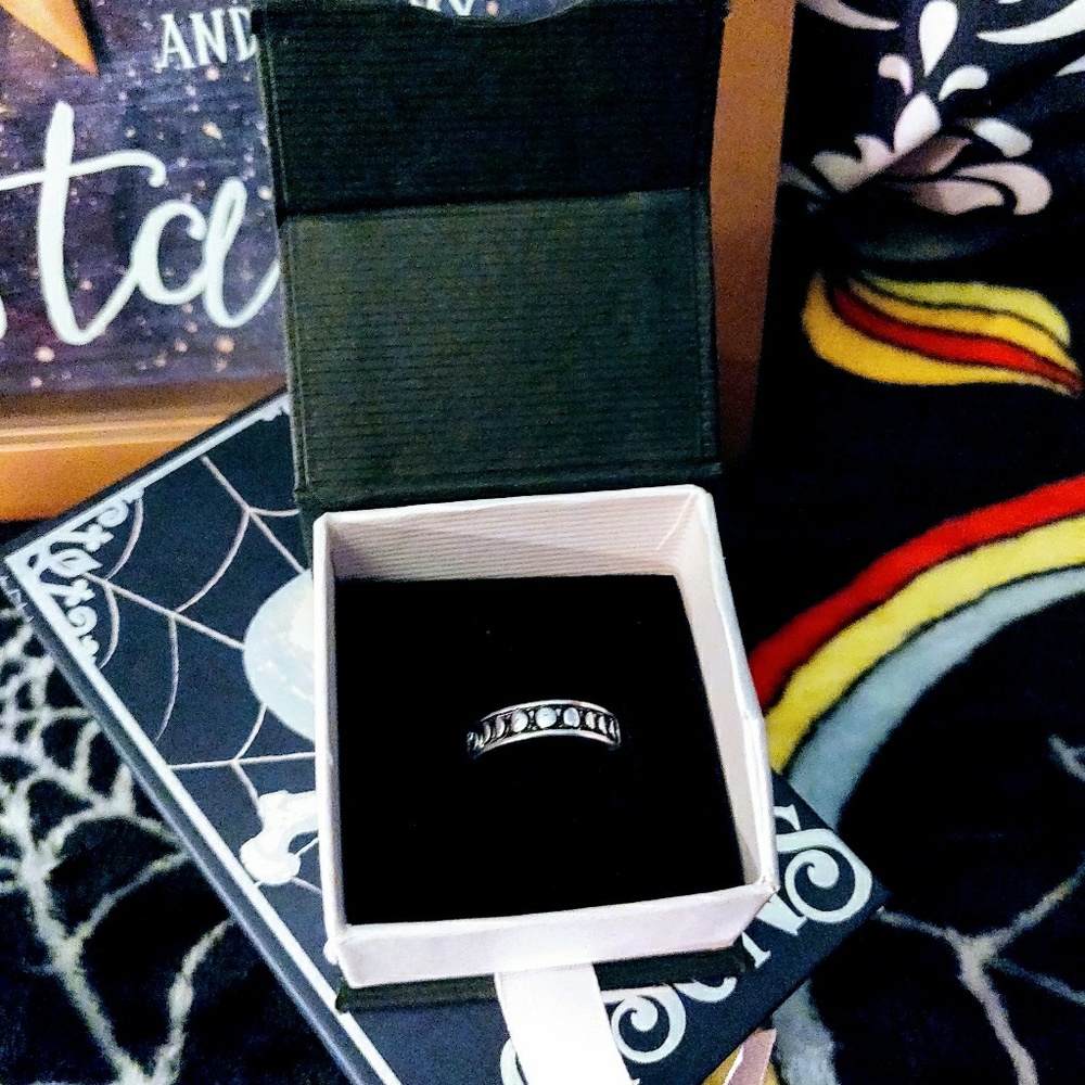 🌙 NWT Silver Moon Phase Ring 🌙
